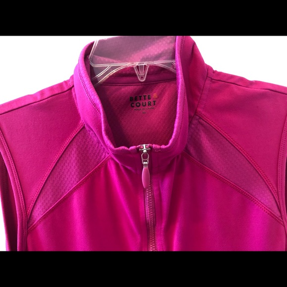 Bette & Court Women’s Golf Vest - Picture 5 of 6